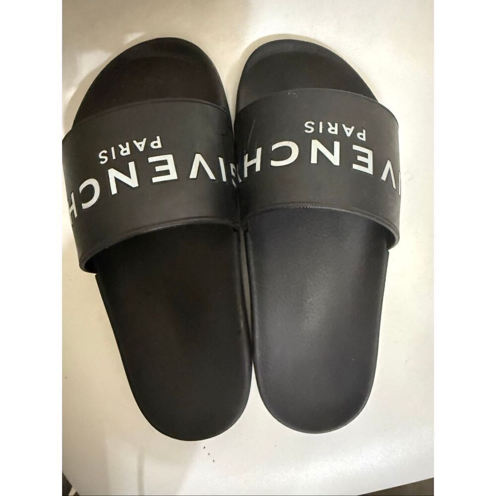 Givenchy Women's Raised Logo Flat Pool Slide Sandals Black Size 37